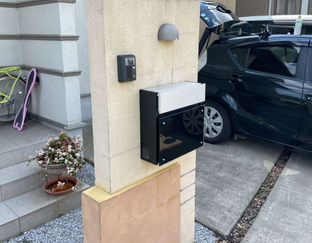 川越市の門塀塗装前の写真