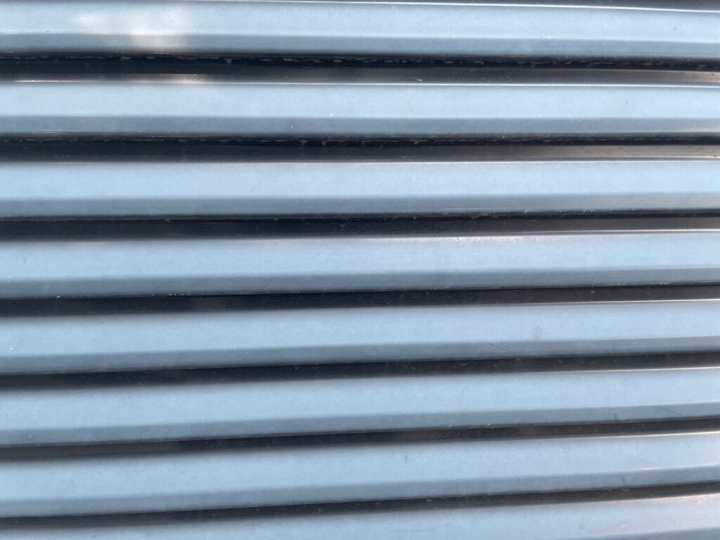 鶴ヶ島市の雨戸塗装施工前の写真